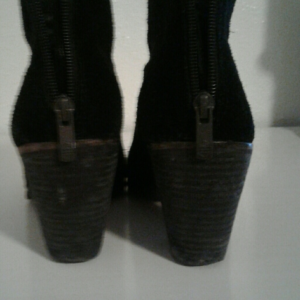 Boots - Picture 2 of 4